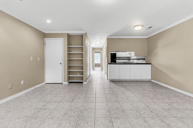 Building Photo - Pond View 3 Bedroom, 2 Bath Home in Ashley...