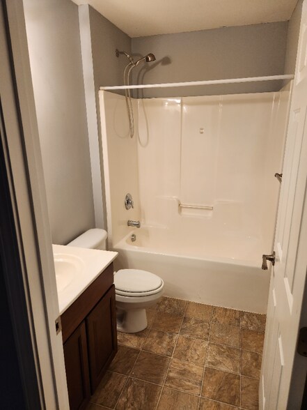 Building Photo - 4013 Holly Villa Cir