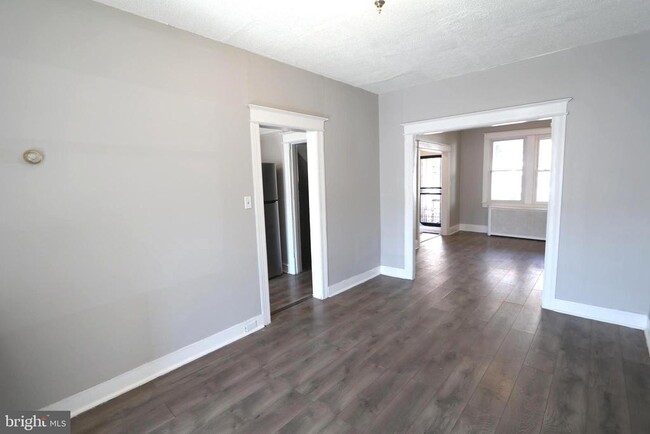 Building Photo - 1235 Owen Pl NE