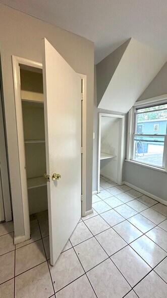 Building Photo - 65 Highland Ave