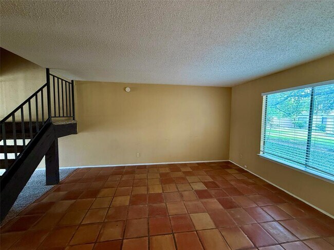 Building Photo - 9611 Blue Creek Ln