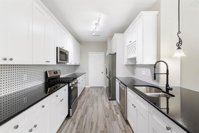 Building Photo - 79 Blue Creek Pl