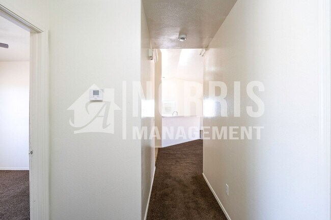 Building Photo - 10493 W Arivaca Dr