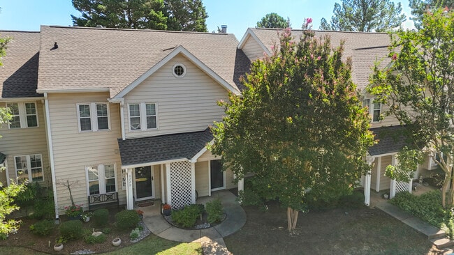 Building Photo - 9231 Kings Canyon Dr