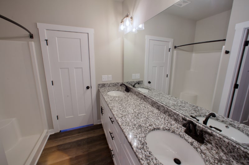 Building Photo - 511 North Point Cir