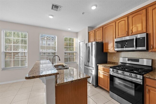 Building Photo - 3008 Bayshore Pointe Dr