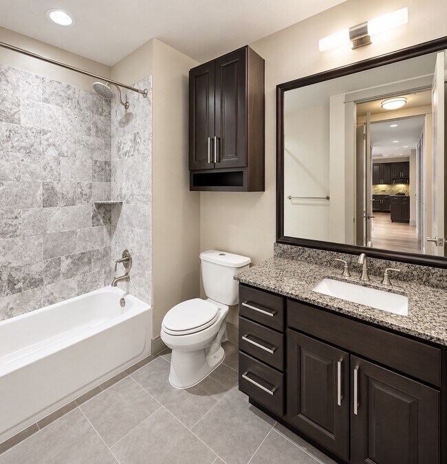 Building Photo - 10401 Town & Country Way
