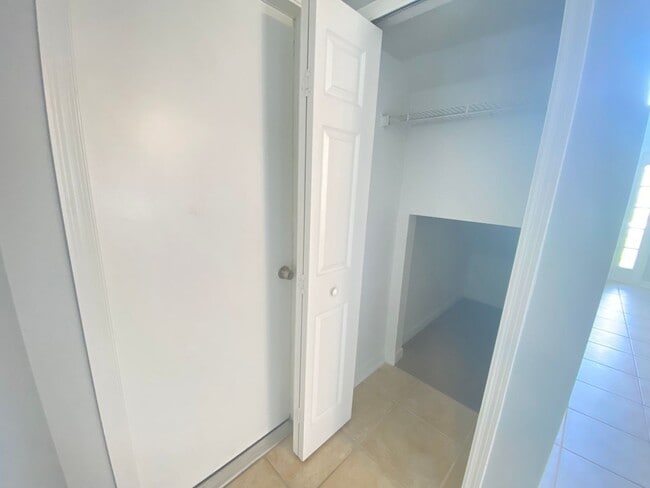 Building Photo - 14138 Econ Woods Ln