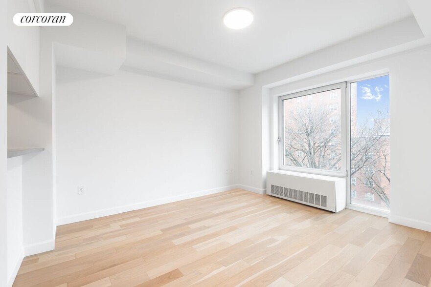 Building Photo - 111 E 115th St