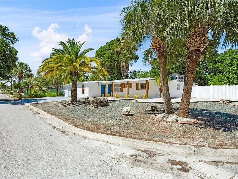 Building Photo - 4506 Carlyle Rd