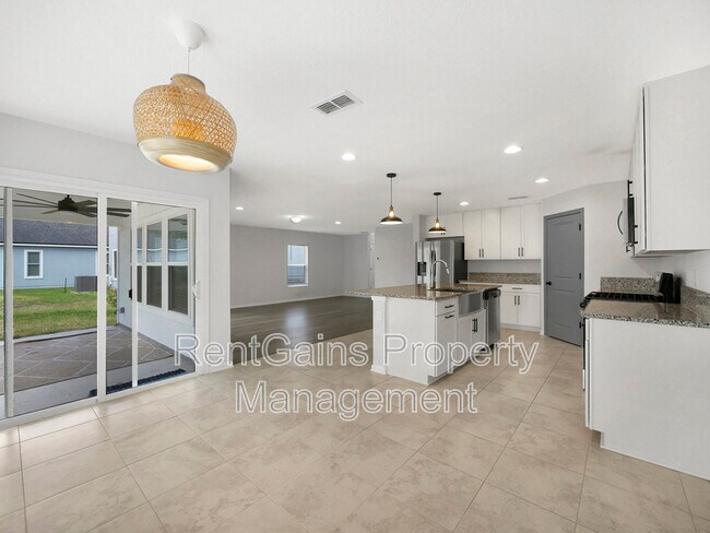 Building Photo - 597 Meadow Ridge Dr