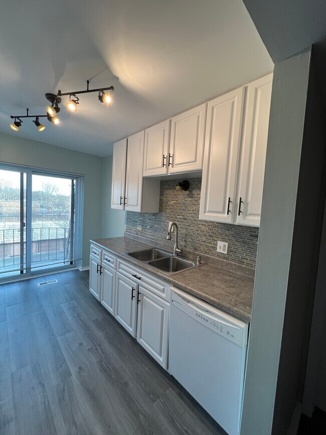 Building Photo - 1721 Northfield Sq