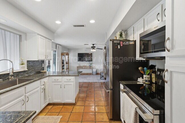 Building Photo - 12238 S 45th St