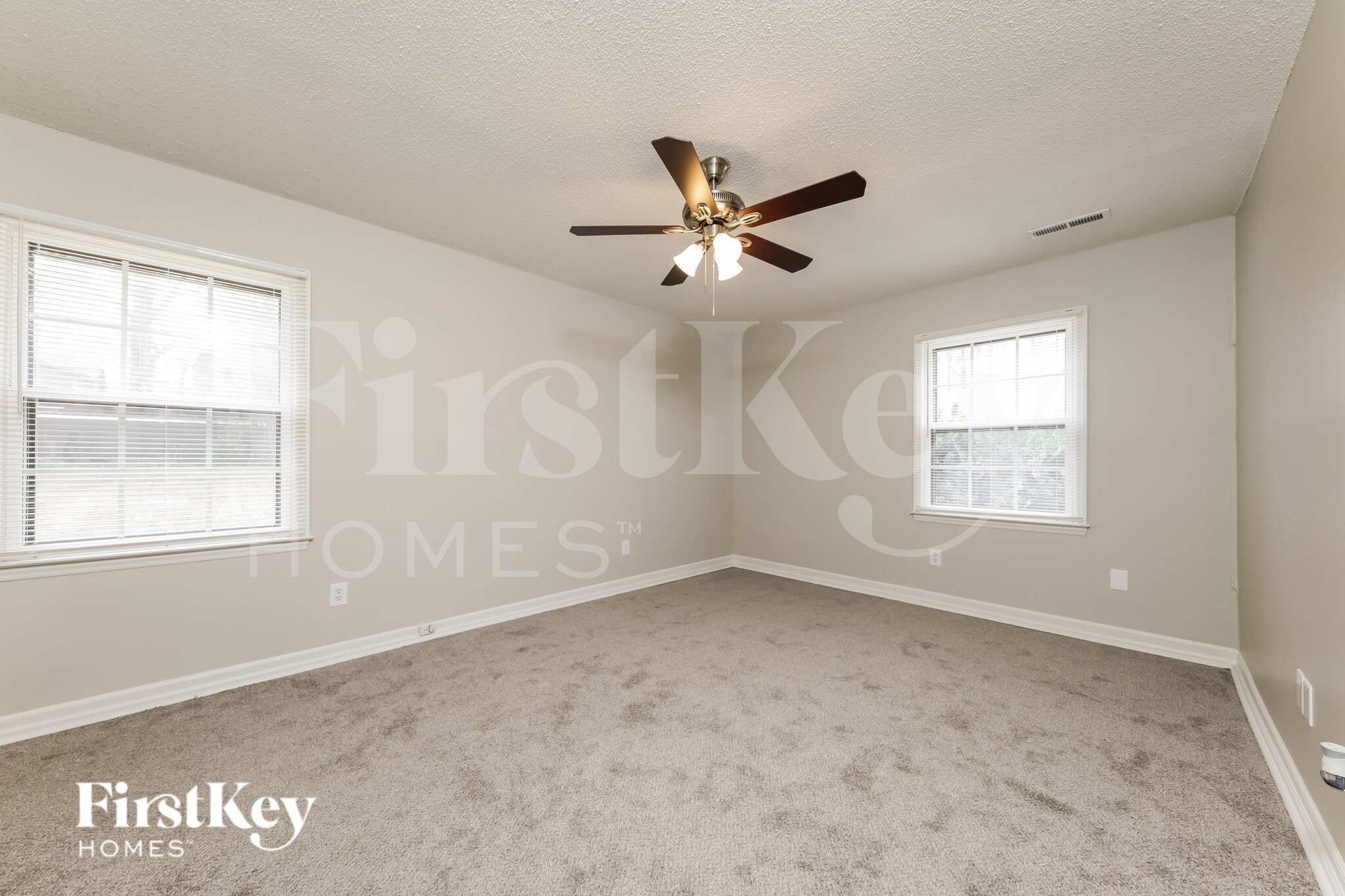 Building Photo - 2016 Claxton Dr SW