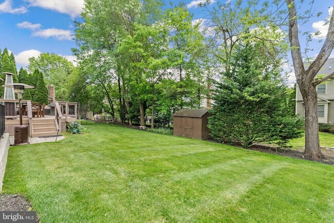 Building Photo - 4 Yellow Plum Ct