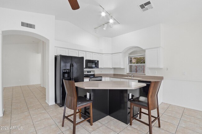 Building Photo - 15661 W Hammond Dr