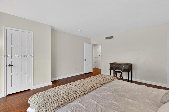 Building Photo - 8896 SW 62nd Terrace