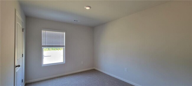 Building Photo - 23 Berryville Dr