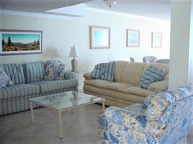 Building Photo - GREAT PRICE!  Gulf Horizon, Gulf Front, 2BR/2BA 1st Floor Condo