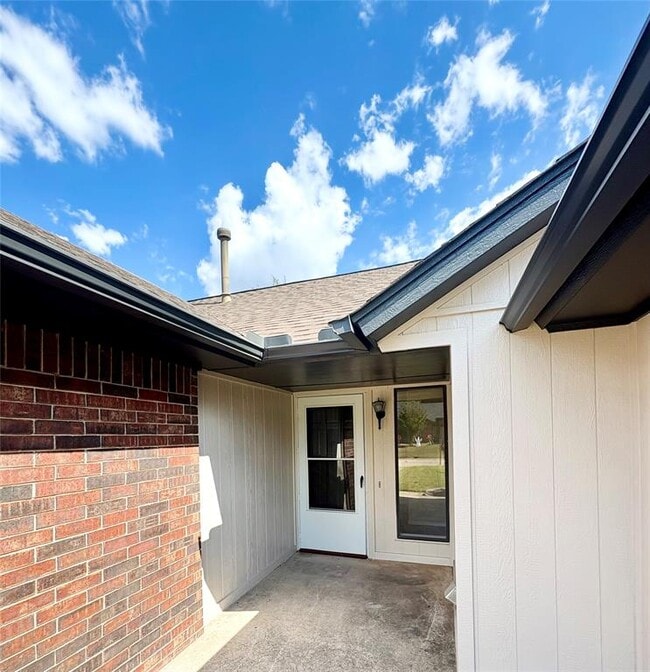 Building Photo - 1800 Cimarron Trail