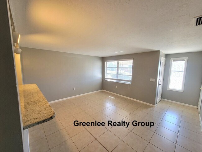 Building Photo - 4542-Grand