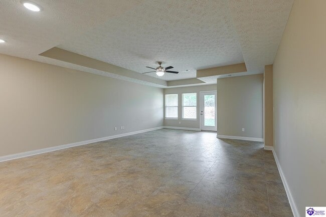 Building Photo - 305 Breckinridge Cir