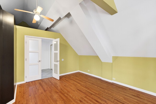 Building Photo - 1657 N Harding Ave