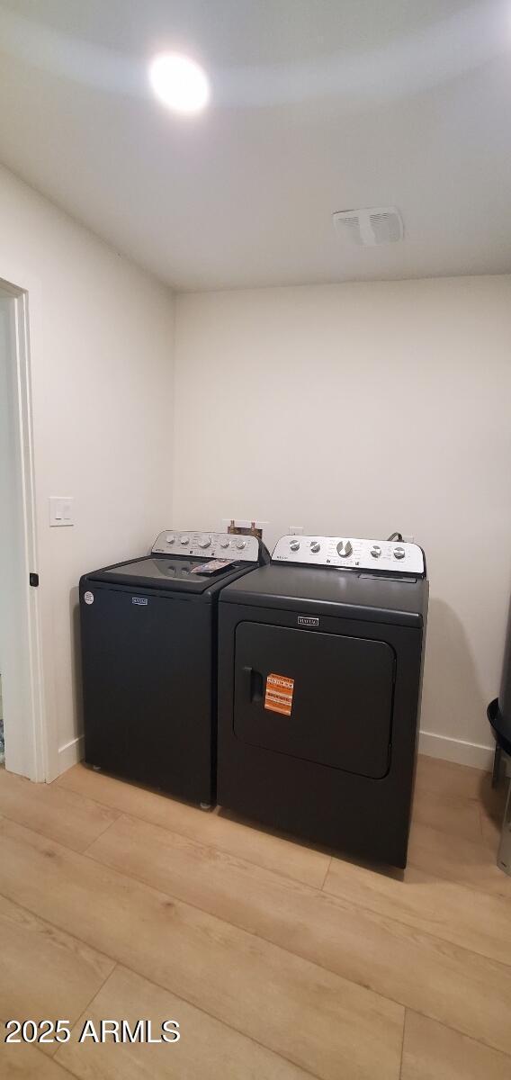 Building Photo - 2320 E Whitton Ave