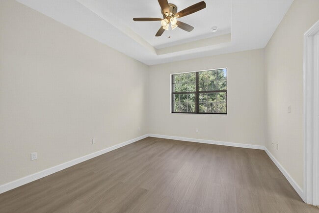 Building Photo - 10348 Wellington Parc Dr