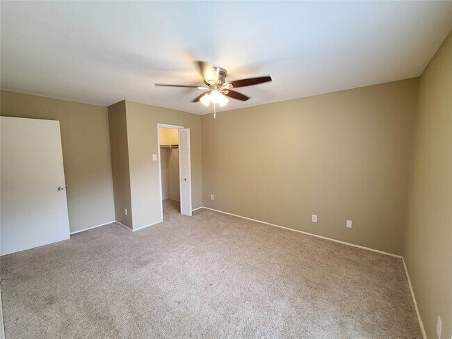 Building Photo - 4130 Santa Barbara Dr