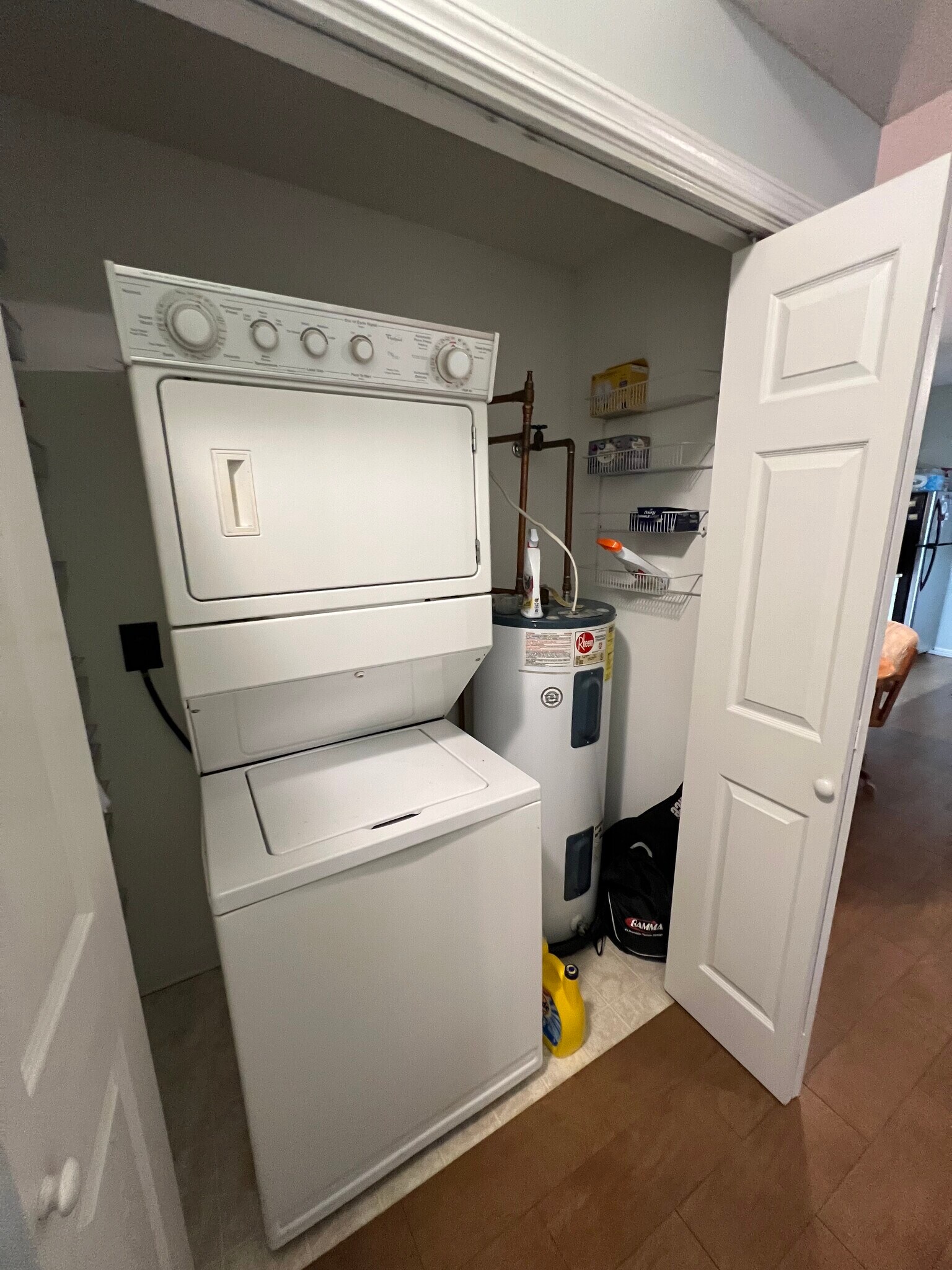 In unit washer/dryer - 1501 Partin Dr N