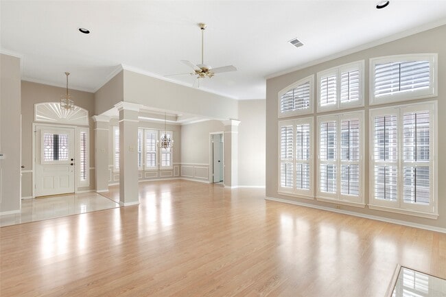 Building Photo - 3306 Redwood Lake Dr