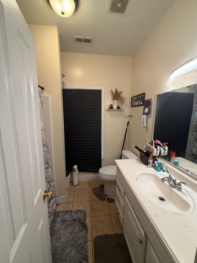 Building Photo - 1009 N 25th St