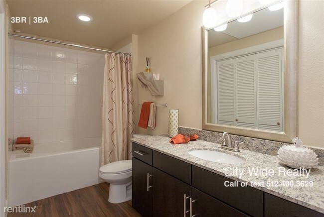 Building Photo - Beautiful Southwest Bee Cave 3 bedrooms unit