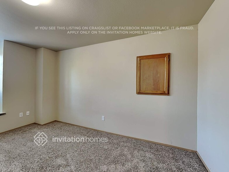 Building Photo - 14904 Woodland Ave E