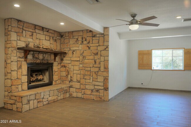 Building Photo - 10006 N 37th St