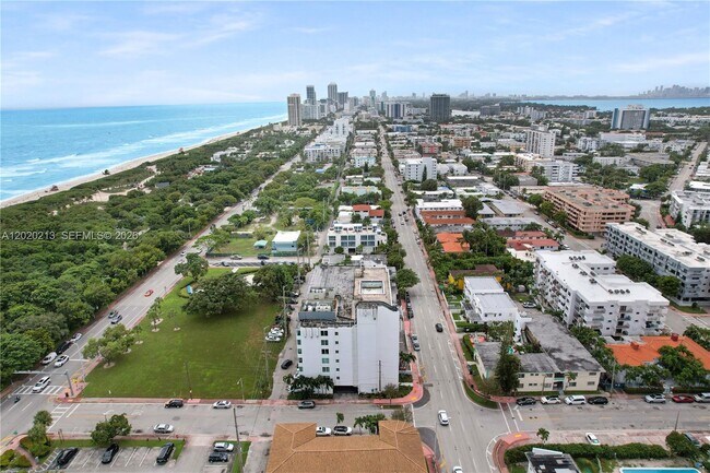 Building Photo - 8233 Harding Ave