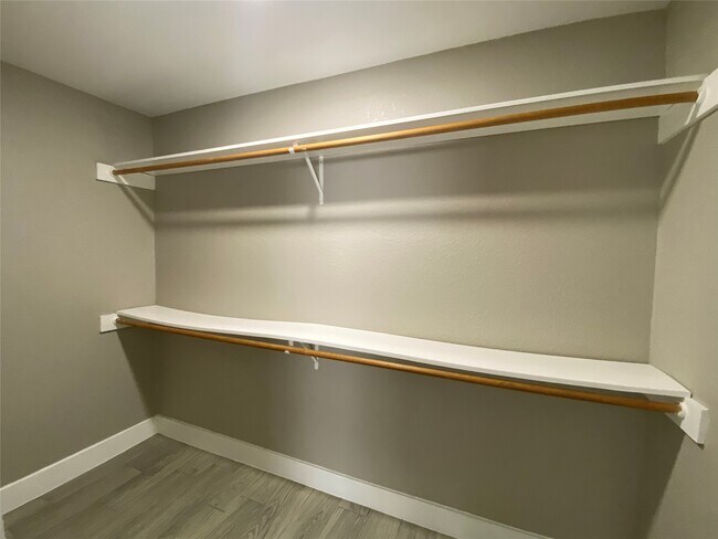 Building Photo - 231 Acker St