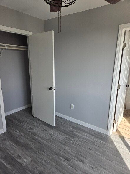 Building Photo - 4010 1/2 Rockwood St