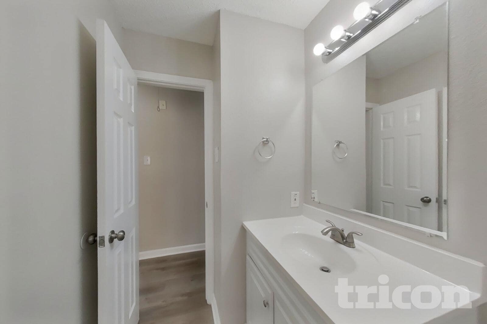 Building Photo - 16027 Hidden Acres Dr