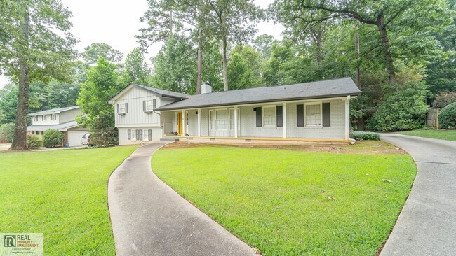 Building Photo - The Heart of Dunwoody
