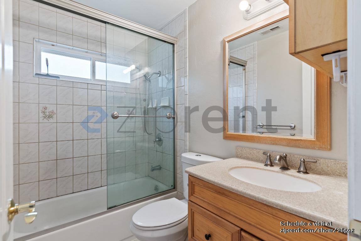 Building Photo - 1872 Anne Marie Ct