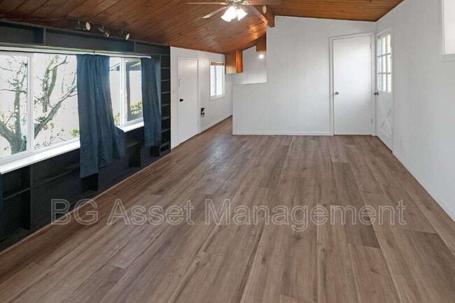 Building Photo - 950 Kelvin Ct