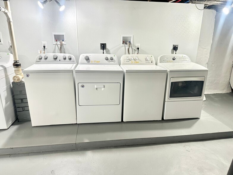 Building Photo - 67 Tremont Ave