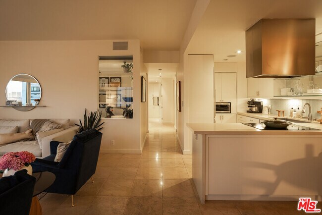 Building Photo - 1155 N La Cienega Blvd