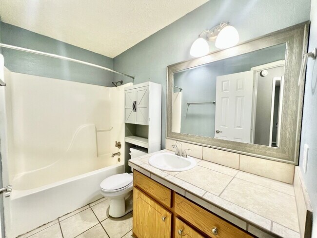 Building Photo - Adorable 3/2/2 in Frenship Memorial!