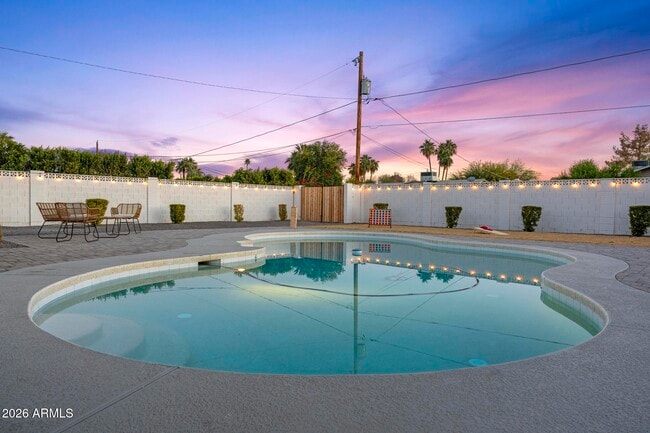 Building Photo - 8513 E Indianola Ave