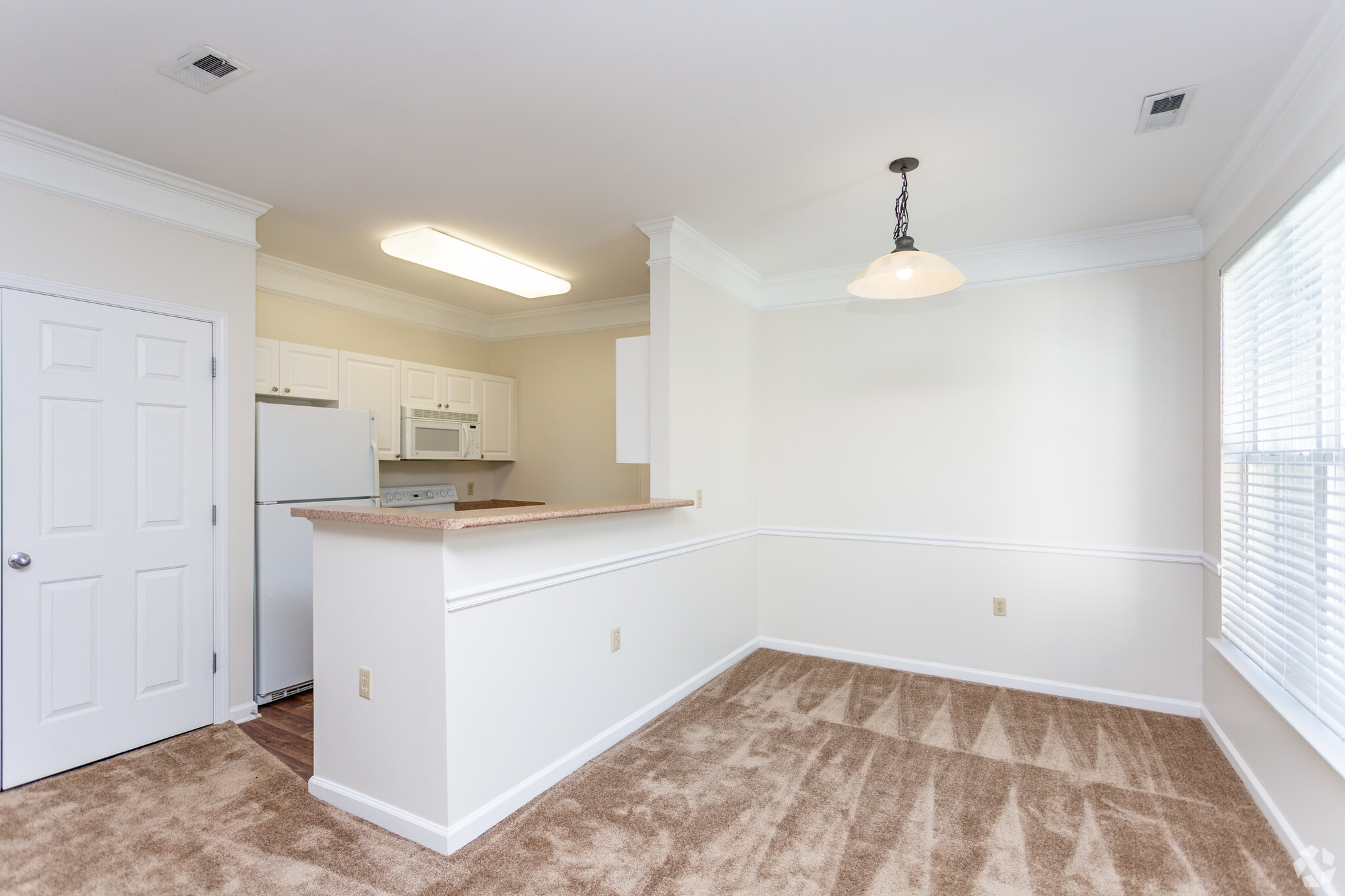 1BR, 1BA - Fairfax - 770 SF - The Marlowe