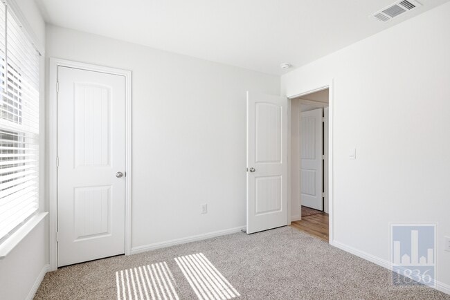 Building Photo - 1832 Buntline Hitch Dr