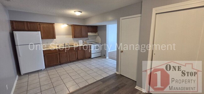 Building Photo - 508 E Kansas Ave